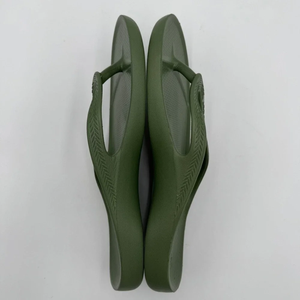 Lightfeet Arch Support Flip Flops Sandals Women 9 / Men 8 Green Beach Vacation